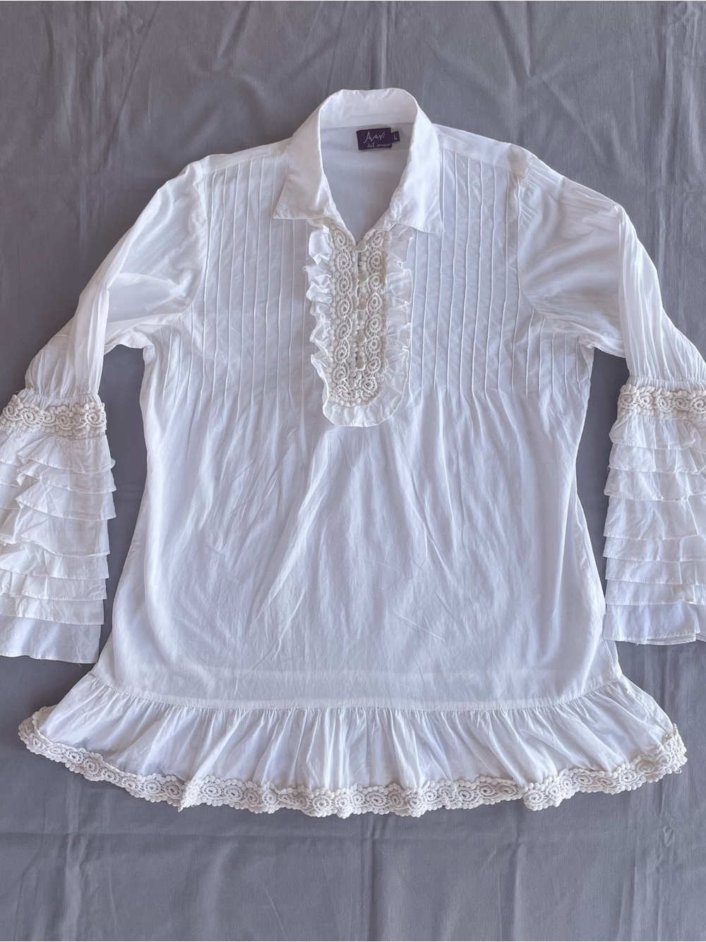 Avani Top Sz L white long sleeve Embroidered ruffled bell sleeves peasant style